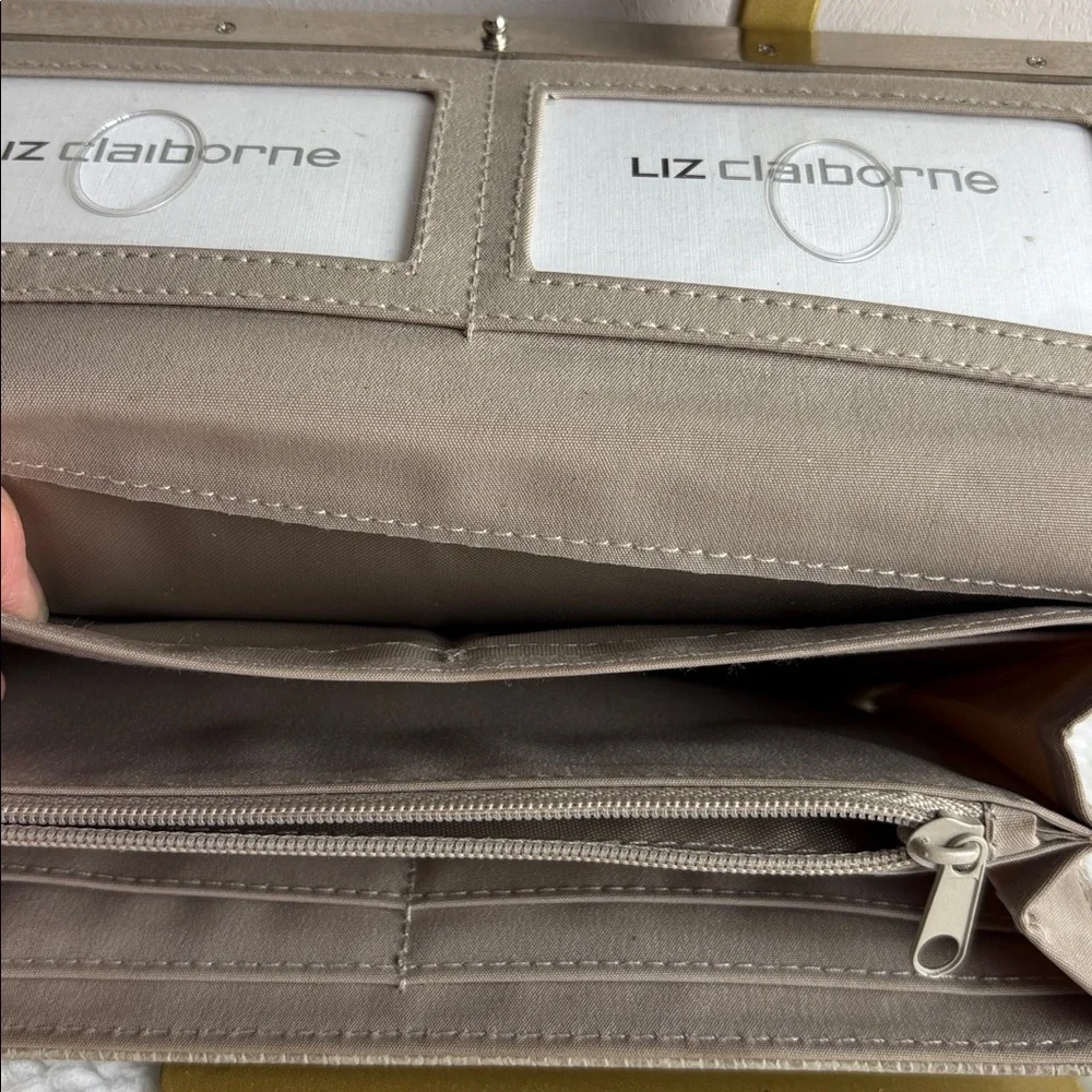 Liz Claiborne liz claiborne